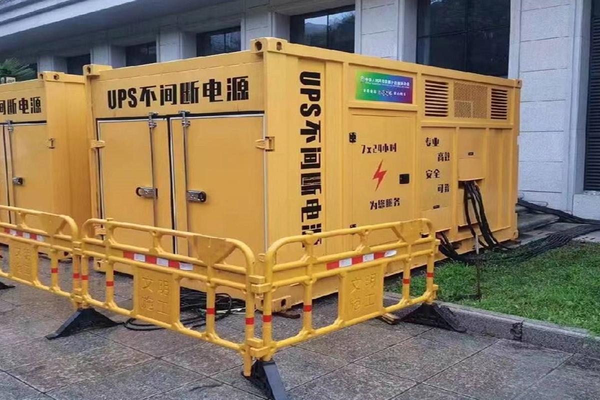新龙发电机租赁施工现场